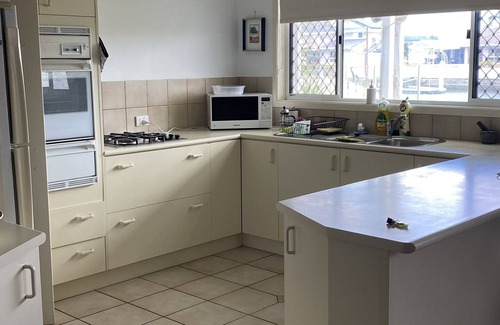 Banksia Beach House | Bribie Island Canal waterfront! Location perfect!
