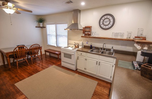 Toccoa House | Brick House Cottage at entrance to Toccoa Falls College & Stephens Co. Hospital