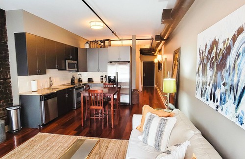 Historic District - North Apartment | Brick on Broughton-*Spacious Downtown Loft near Plant Riverside*