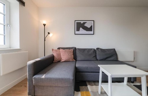 Heath Apartment | Brickworks Apartment in the City Centre - CF10 5EG
