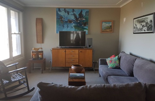Coledale House | Brickyard Point House, a modest beachside home.