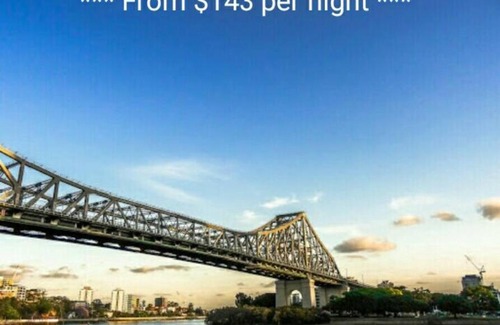 Brisbane Central Business District Apartment | Bridge and River Views