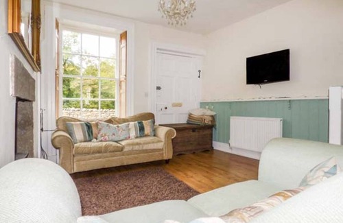 Ingleton House | BRIDGE END COTTAGE, pet friendly, with open fire in Ingleton