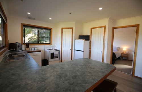 Port Arthur Cottage | Bridgecroft Beach Shack - blissful spa retreat for 6