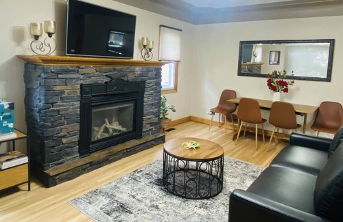 Bridgeland House | Bridgeland house max 7pax, PETS friendly, BBQ patio, 5' to DT, Calgary Towel,zoo