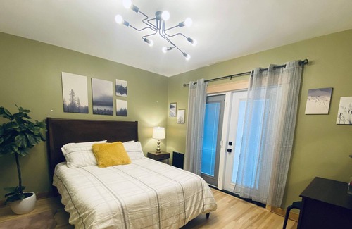 Bridgeland House | Bridgeland house max 7pax, PETS friendly, BBQ patio, 5' to DT, Calgary Towel,zoo