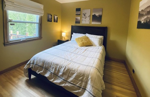 Bridgeland House | Bridgeland house max 7pax, PETS friendly, BBQ patio, 5' to DT, Calgary Towel,zoo