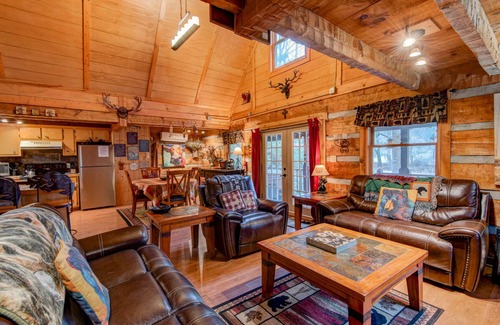 Valle Crucis Cabin | Bridgepoint Cabin: Walk to Watauga River, hot tub, play in the yard!