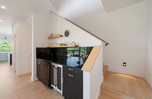 Bozeman House | Bridger Canyon Passive Haus | 4BR/4.5BA Mtn Retreat w/Tub