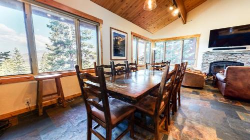 Mammoth Lakes Apartment | Bridges Townhome #15 Condo