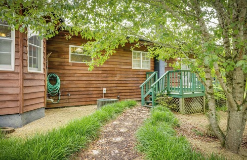 Greeneville House | Bridgeview Bend - Charming 3-bedroom house with spacious yard and seasonal creek
