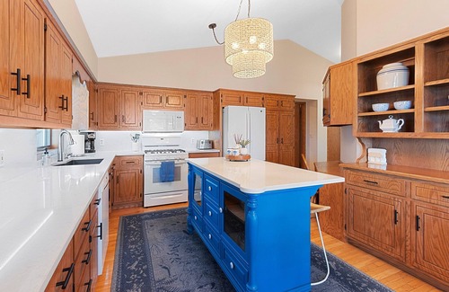 Sturgeon Bay House | Bridgeview Cottage: A Family-Friendly Waterfront Home in Sturgeon Bay