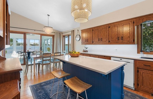 Sturgeon Bay House | Bridgeview Cottage: A Family-Friendly Waterfront Home in Sturgeon Bay
