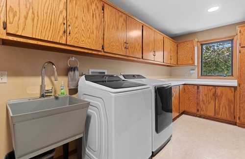 Sturgeon Bay House | Bridgeview Cottage: A Family-Friendly Waterfront Home in Sturgeon Bay