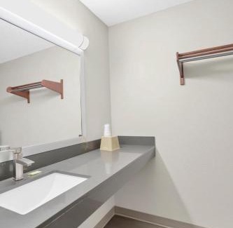 Bridgeview Hotel | Bridgeview Inn Chicago Area