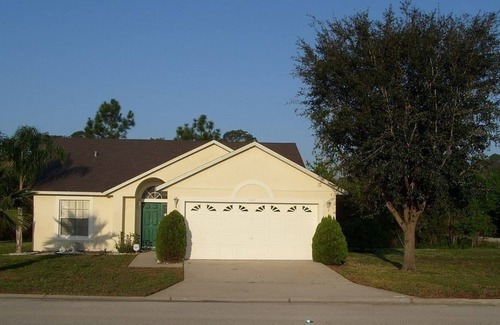 Bridgewater Crossing Villa | Bridgewater Lakes 3 bedroom 3 bathroom Pool Home