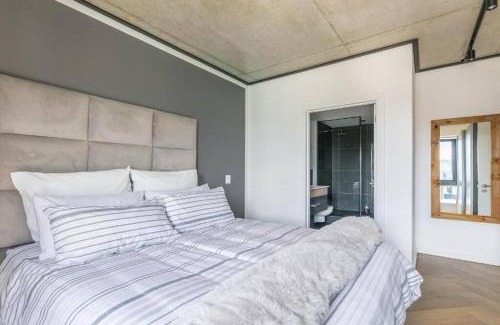 Century City Apartment | Bridgewater Paradise