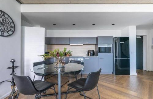 Century City Apartment | Bridgewater Paradise