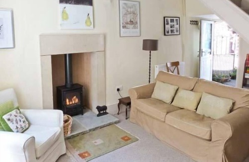 Giggleswick Cottage | BRIDLE COTTAGE, pet friendly, character holiday cottage in Settle