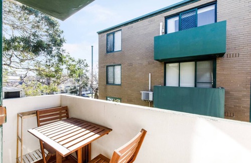 Albert Park Apartment | Bridport Rest A Relaxed Albert Park Abode