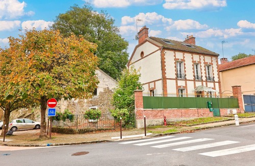 Tournan-en-Brie Apartment | Brie Lodge - Centre de Tournan