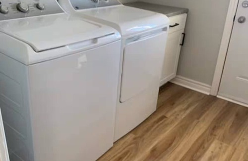 Cornwall Apartment | Bright 1-BR APT, Prime Location