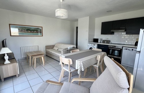 Cambo-les-Bains Apartment | Bright 1BR Apartment with Terrace, WiFi, Parking - Close to Downtown Cambo-les-Bains