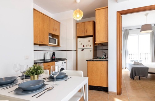 Perchel Sur Apartment | Bright 1BR Apartment with AC, Modern Amenities, and WIFI in Málaga