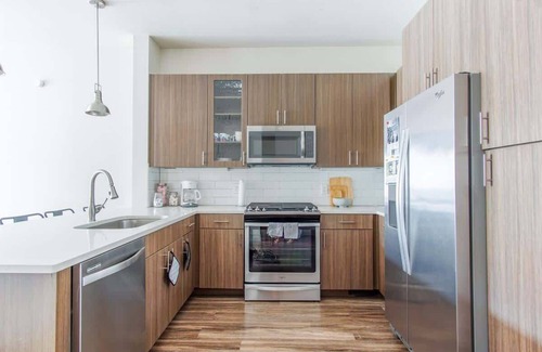 Richardson Apartment | Bright 1BR Suite | Pool, Parking + Gym J