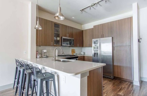 Richardson Apartment | Bright 1BR Suite | Pool, Parking + Gym J