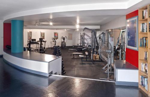 Wentworth Point Apartment | Bright 2-Bed Apartment Near Wentworth Point Sights