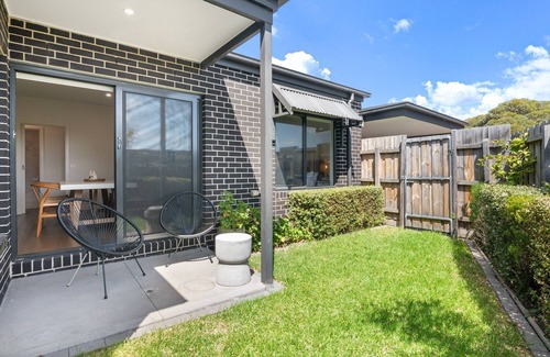 Glenroy House | Bright 2-Bed Glenroy Home with Courtyard