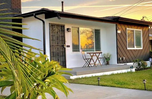Alhambra House | Bright 2 Bedroom Cozy HOUSE! Pasadena/Alhambra Prime Location! Dogs OK!