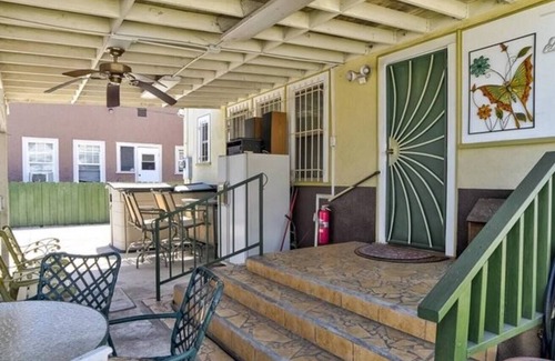 Park Mesa Heights House | Bright 2 Bedroom Home near Crenshaw