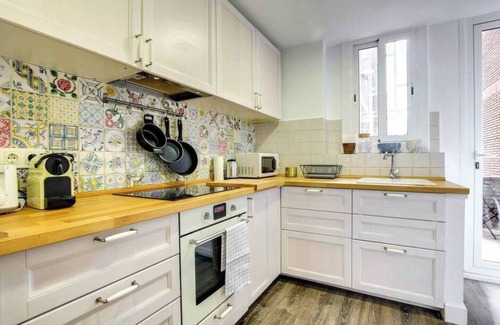 la Vila de Gracia Apartment | Bright 2 bedroom in the best area of Barcelona.