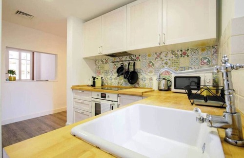la Vila de Gracia Apartment | Bright 2 bedroom in the best area of Barcelona.