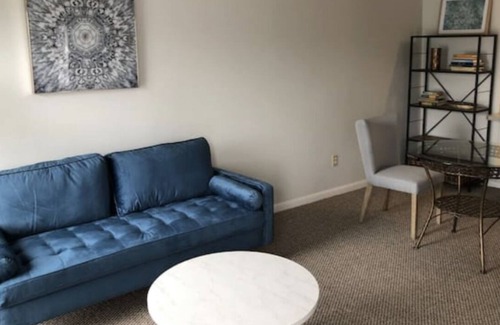 Saugerties Apartment | Bright 2 Bedroom in the Village! Views!