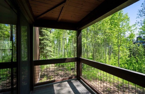 Truckee House | Bright 2BDR Next to NorthStar - 5min Walk!
