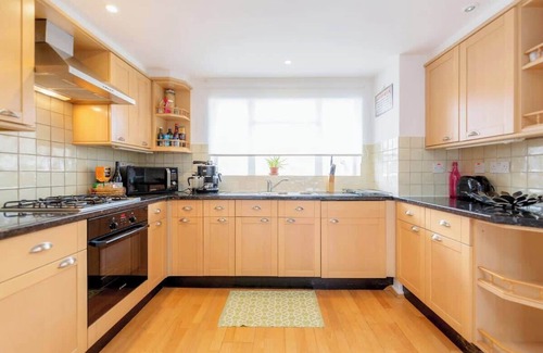 Holland Park Apartment | Bright 2bed flat in Holland Park-Notting Hill