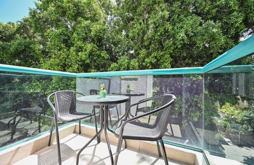 Tel Aviv Apartment | Bright 2BR Apartment with Balcony in Dizengoff by HolyGuest