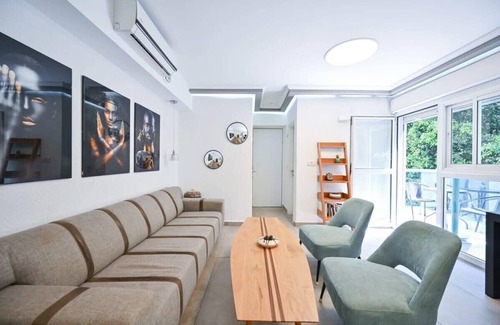 Tel Aviv Apartment | Bright 2BR Apartment with Balcony in Dizengoff by HolyGuest