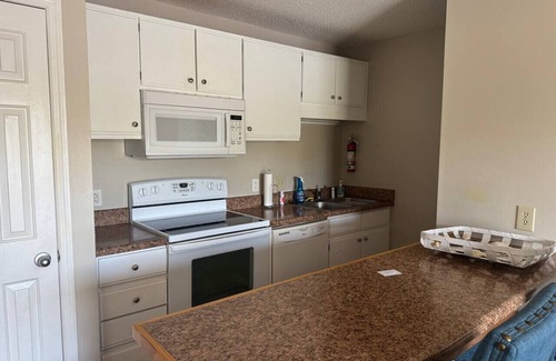 Surfside Beach Apartment | Bright 2BR Getaway | Quick Drive to the Beach