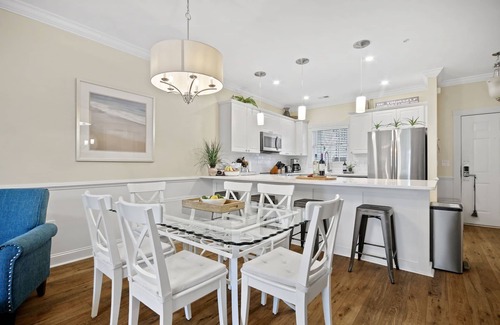 Central Myrtle Beach Condo | Bright 2BR Retreat w/King Bed, Pool & Golf Views