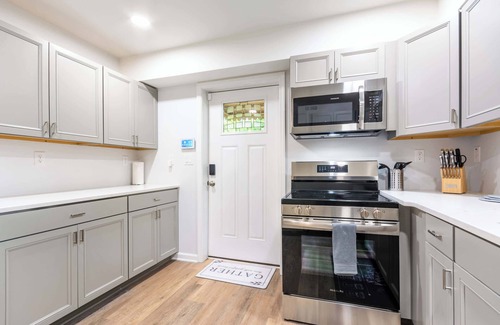 Greensboro Apartment | ‼️Bright 2BR Suite w/Parking & Backyard