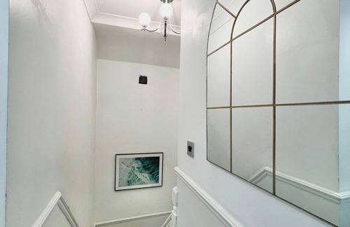 Kings Cross St. Pancras Apartment | Bright 3-Bedroom Flat in King's Cross – Conveniently Located Near Major.