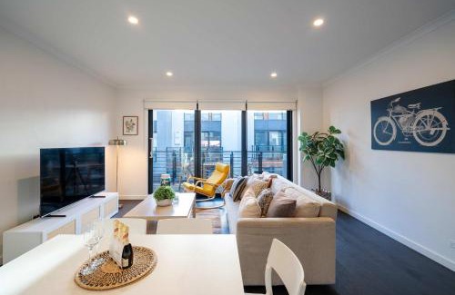 Port Melbourne House | Bright 3 level townhouse
