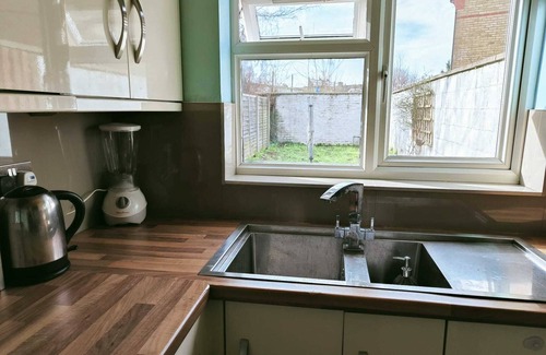 Selhurst House | Bright 3BD House Near East Croydon Station