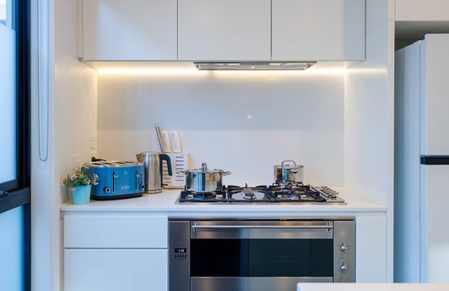 Port Melbourne House | Bright 3BR 3 Level Townhouse Port Melbourne
