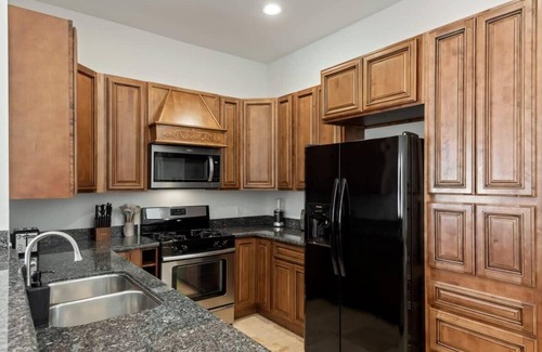 Central East Austin House | Bright 3BR Home | East ATX | Cowboy Pool | Near UT
