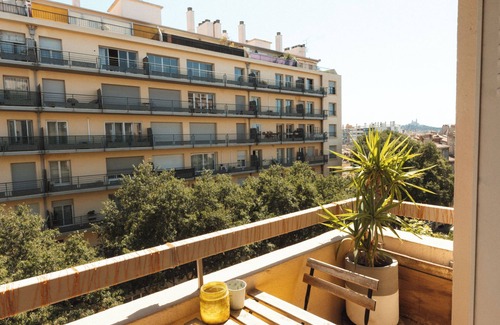 Le Camas Apartment | Bright 4-person apartment close to town center